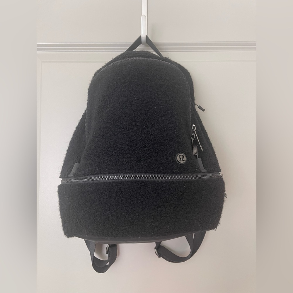 Lululemon City Adventurer Backpack – Black Fleece (Full Size)